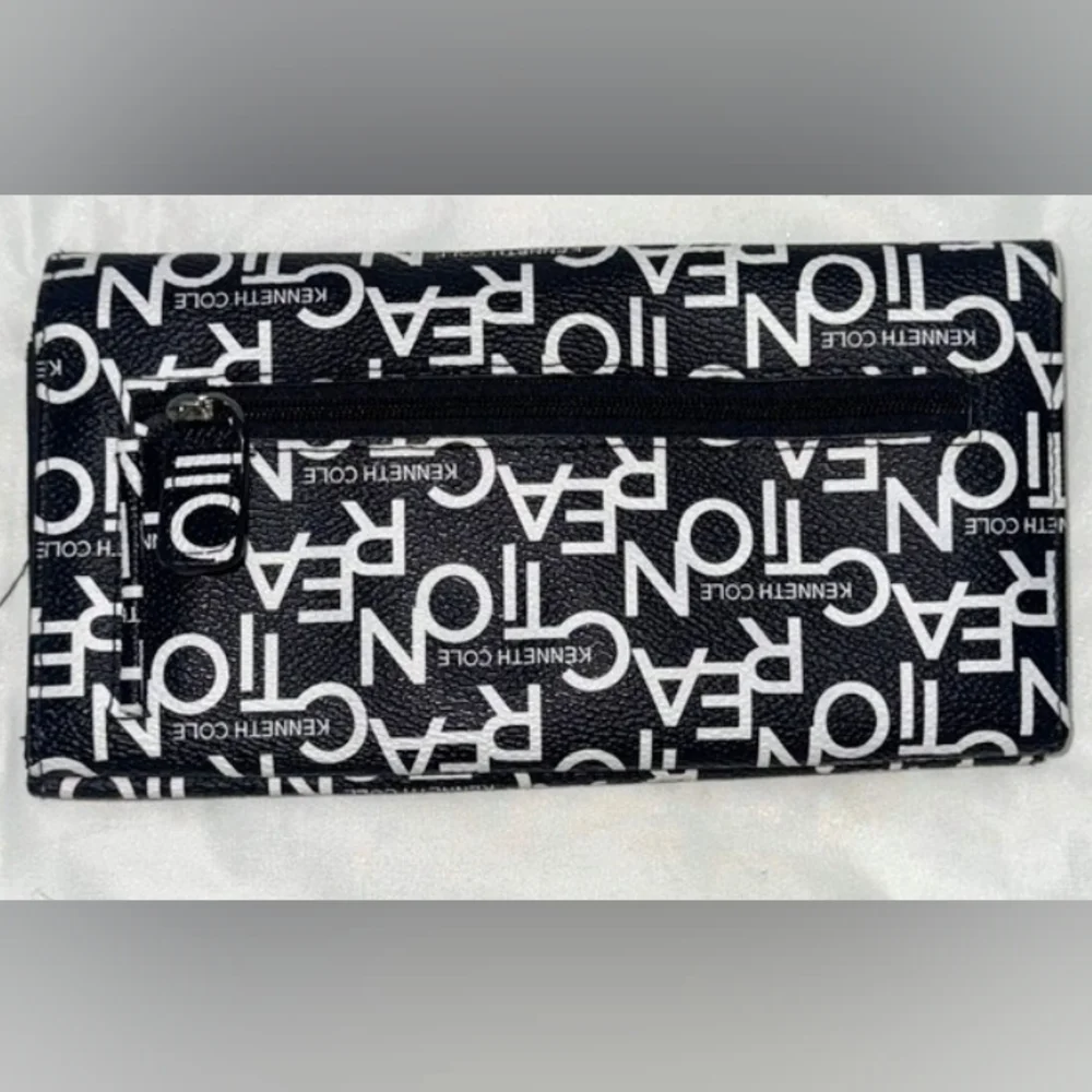 Kenneth Cole Tri-Fold Long Wallet With Logo All Over In Black & White